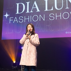 (976)DIA LUNA R- FASHION SHOW 2025